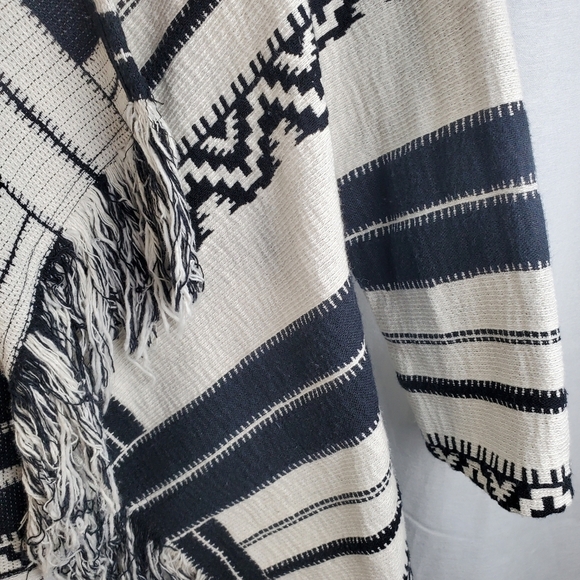 Bershka Outerwear Woven Black and White Fringe Wrap Jacket - Small - Picture 5 of 8
